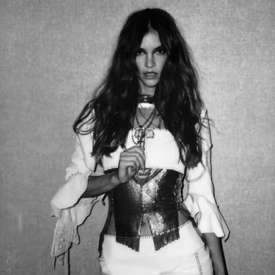 wavspeachy's profile picture. ⠀🪧 ՚՚ – 🪽 summer club — 𝑖 would die 𝑓𝑜𝑟 𝚢𝚘𝚞 ✶ New-Muse / uoᴉʇɐɹpʎɥ ︴╭ art 𖬺 romance ┽ / 24 𓂄 cornelia street ، ﹙💭﹚