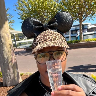 alishathagoat's profile picture. I fight first and sue later , stop playing with me ✨Keyes open doors✨