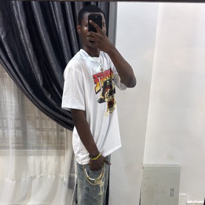 _morefundz's profile picture. Surviving on 1.2k till 26th🥲