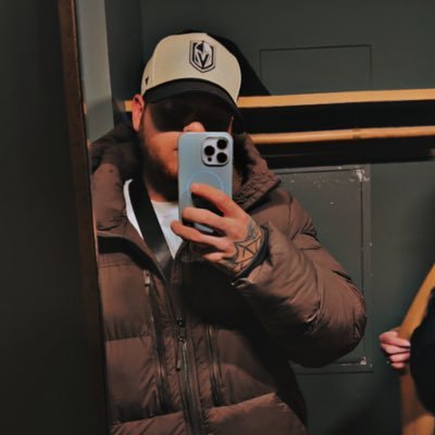 SilenttEuphoria's profile picture. Oregon. 🌲 26. Professional concert goer.