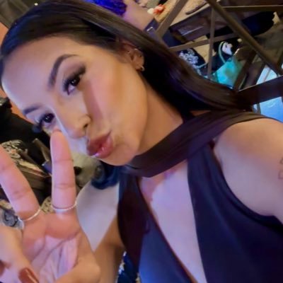 vitzcs's profile picture. virginiana asc em sagitário 😗✌🏽. @Anitta fan account