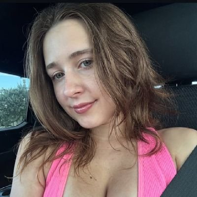 EmiliaStel24225's profile picture. 