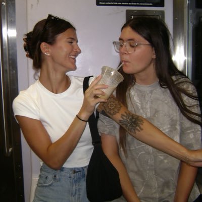 a_bird22's profile picture. 