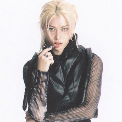 leesungmineiro's profile picture. any pronoun || eu e o lix escutando KARMA