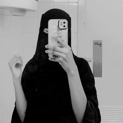 rym71369's profile picture. من يرحل بأختياره لن يعود الا بإختياري .