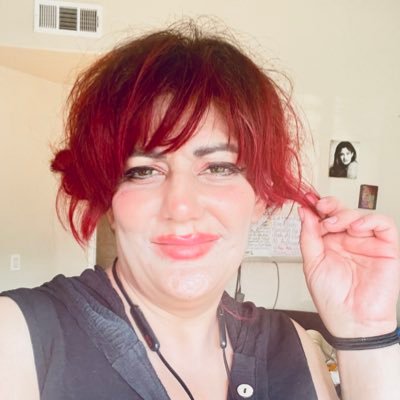 Adamnaz77's profile picture. I’m a cosmetologist n have two beautiful daughters my life heart heart beat all are they n im so lucky to have such beautiful gift from Allah thanking everyday