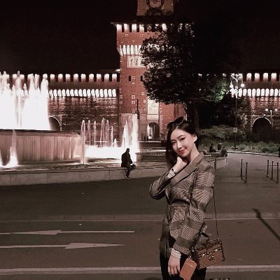 ciadyeg6g's profile picture. 🌸 Smiling through life, one day at a time.