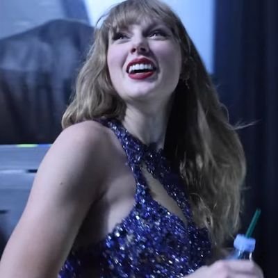 evernightsmore's profile picture. 💙