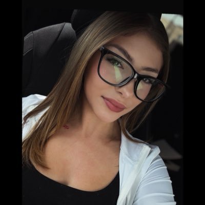 elizabethhnadi1's profile picture. 