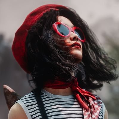 Lilledierk's profile picture. UI/UX designer~
En mis ratos libres patino o algo así.
Tengo una hurona y una perra ¿Qué más queréis?