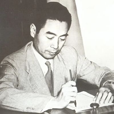 BuildXijinping's profile picture. 国务院总理・爱吃北京挂炉烤鸭・小熊猫繁育研究基地