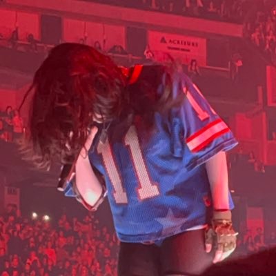 mightnotbalone's profile picture. #BILLIE: i just wonder why you’d wanna stay