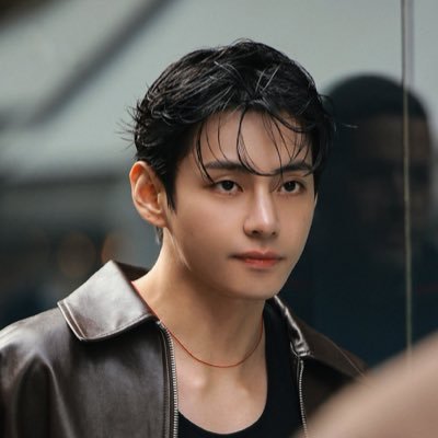 98javieera's profile picture. 라지모라라✨🍉 Hard liquor mixed with a bit of intellect💋