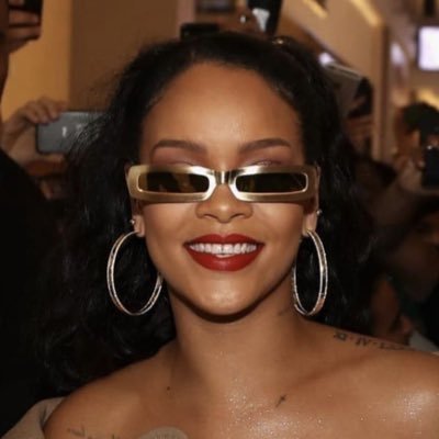 fentymebarak's profile picture. Use your eyes only to look at me because we're beautiful like diamonds in the sky ✨ Rihanna is coming 👸🏽- I saw Shakira in Montreal 👸🏼 20/05/2025