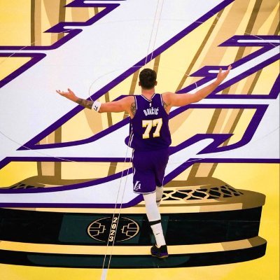 CaptainBingers's profile picture. Doyers~Lakers~Rams~Galaxy~Kings 🌴📸
IG: bingbanta for nature and surf content