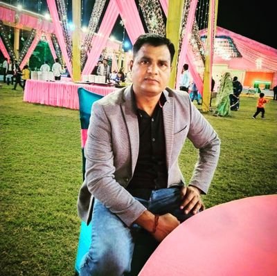 DilipYaUPCOP's profile picture. खूबसूरत सा रिश्ता है मेरे और भगवान के बीच
   ज्यादा मैं मांगता नहीं कम वह देता नहीं🙏🌹