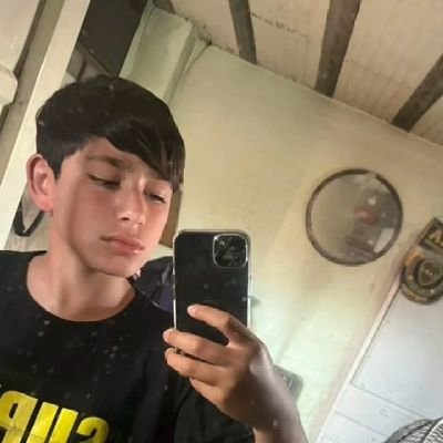 Santii_C13's profile picture. Argentino🇦🇷
hetero curioso
califico al Dm
