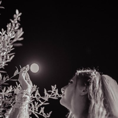 Alexand92744482's profile picture. 🌸 Creating beauty in simple forms. Digital creations made with heart, calm & intention. ✨🌺💫