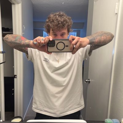 TheWord222's profile picture. Stars can’t shine without darkness. ✨👁️