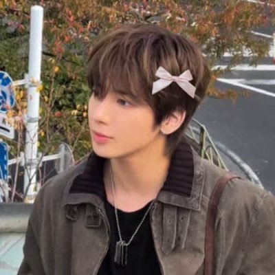 divaxdiaries's profile picture. birds of a feather…🎧ྀི♪⋆.✮ @SASHASH0USE | fake fan of a lot of things | my five stars forever ⋆｡°✩