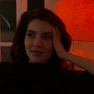 sooyartc's profile picture. quase descobrindo o que os loucos sabem