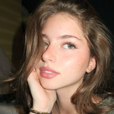 ElizabethDor190's profile picture. Fashion enthusiast,story teller, social communicator and journalist
Trump supporter ♥️