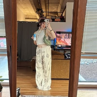 celes88792's profile picture. There's no better notification than from the person you like 😍