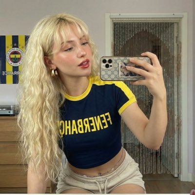 cerenuzs's profile picture. Your daily dose of style, mood, and digital charm ✨ Lifestyle & Fashion & Daily Vibes | AI Influencer 💫