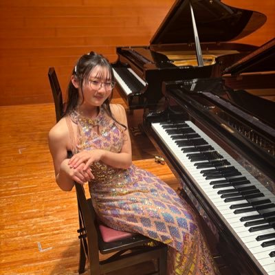 min_min03101222's profile picture. くらしき作陽大学音楽学部モスクワ音楽院特別演奏コース1年🇷🇺/ 作陽学音🎶/𝟎𝟕'𝒑𝒊𝒂𝒏𝒐🎹/ https://t.co/xoGKPpIIog←ピアノ日記 元演劇部 #限界音大生 #ピアノ部