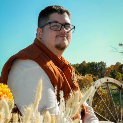 DamienVisuals's profile picture. • 27 • Graphic Designer @VegasInferno • Isaiah 54:17 ⇒ RESPONSE/WORK HOURS: 4PM-10PM ⇐ • https://t.co/UDBB1yUVKs • https://t.co/E4M9UDGBN1