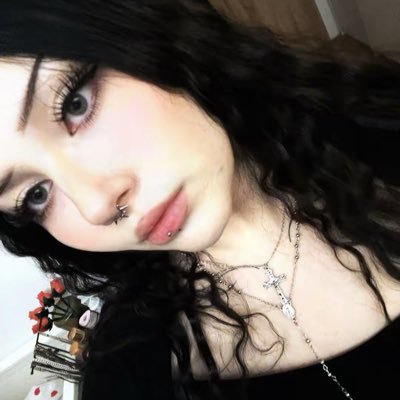 sadsghsh's profile picture. 