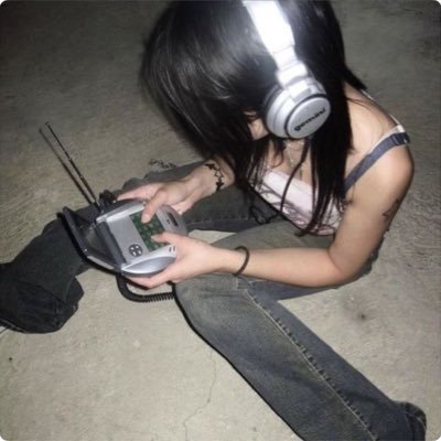 sometimemer's profile picture. toxic lover youre no better