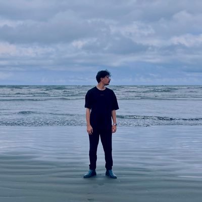 mounwrite's profile picture. غلام خانه‌های روشنم.