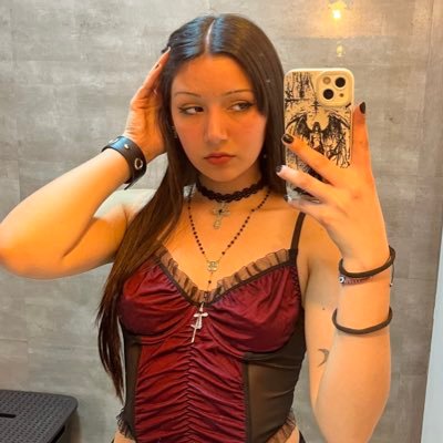 brokegirl__'s profile picture. me has hechizado en cuerpo y alma