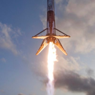 Miss1onControl's profile picture. i like rockets