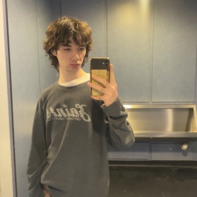 oomfitos's profile picture. 🇵🇸🚊💚rochdales greatest defender