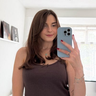 sophmarinaa's profile picture. auntie, dog mum, music lover, concert goer and full time ariana grande stan 🌙✨