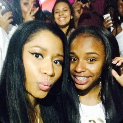 coldassbtch's profile picture. idgaf