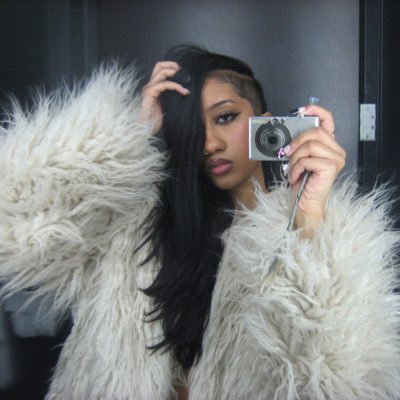 hauteslayer's profile picture. dark glam