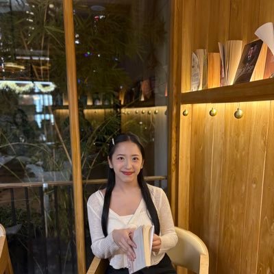 Daisy_JKT48's profile picture. Seperti bunga daisy, aku akan memancarkan kesegaran dan kebahagiaan!
CP : 081123404848 (Feli)