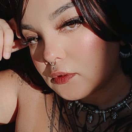 cybernotfound's profile picture. jornalista, fin'femdom godness; ongoing psychoanalysis.