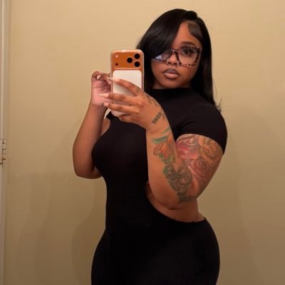 aayojai's profile picture. ✰ ✰ ✰ ✰ ✰                                                                                Tiktok: aayojai   IG: aayoojai