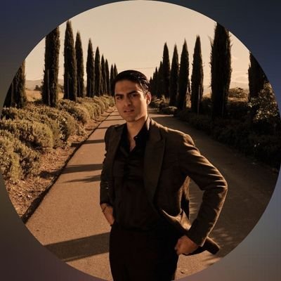 jdhdh210271's profile picture. 