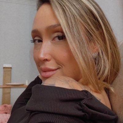 psianaviana's profile picture. 90's kid