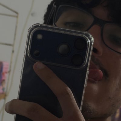 jeencitaloverss's profile picture. “We were born to be alone, but why we still looking for love?" 🤍