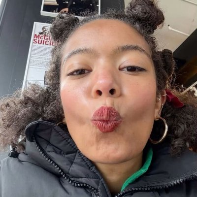 sapphosz's profile picture. babe, don't threaten me with a good time