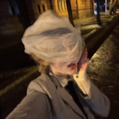 sher_eli_'s profile picture. i love primary colours | 🇮🇪 👩‍❤️‍💋‍👩| I don’t play with demimartha | "Orgullosamente lesbiana"