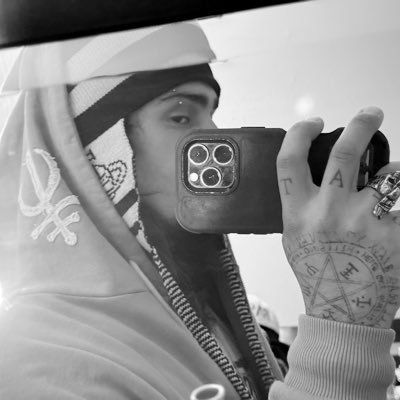 rezenmar's profile picture. 