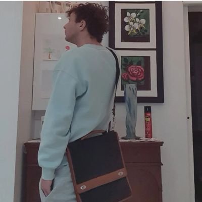 deSaintAubinR's profile picture. 31 years,
Marseille-en-Provence