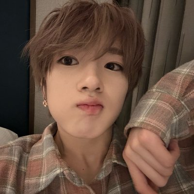 sakuziado's profile picture. el gil se vuelve mas gil cuando hay giles aplaudiendo su gilada

me gusta jugar roblox i el pan